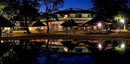 Hwange Safari Lodge Dete Extérieur photo
