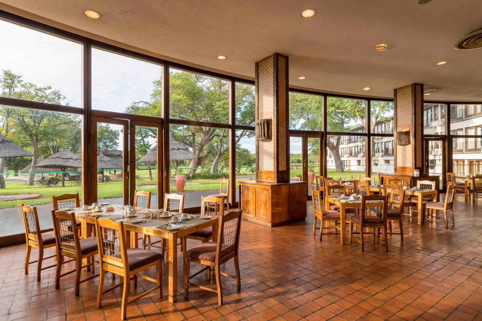 Hwange Safari Lodge Dete Extérieur photo