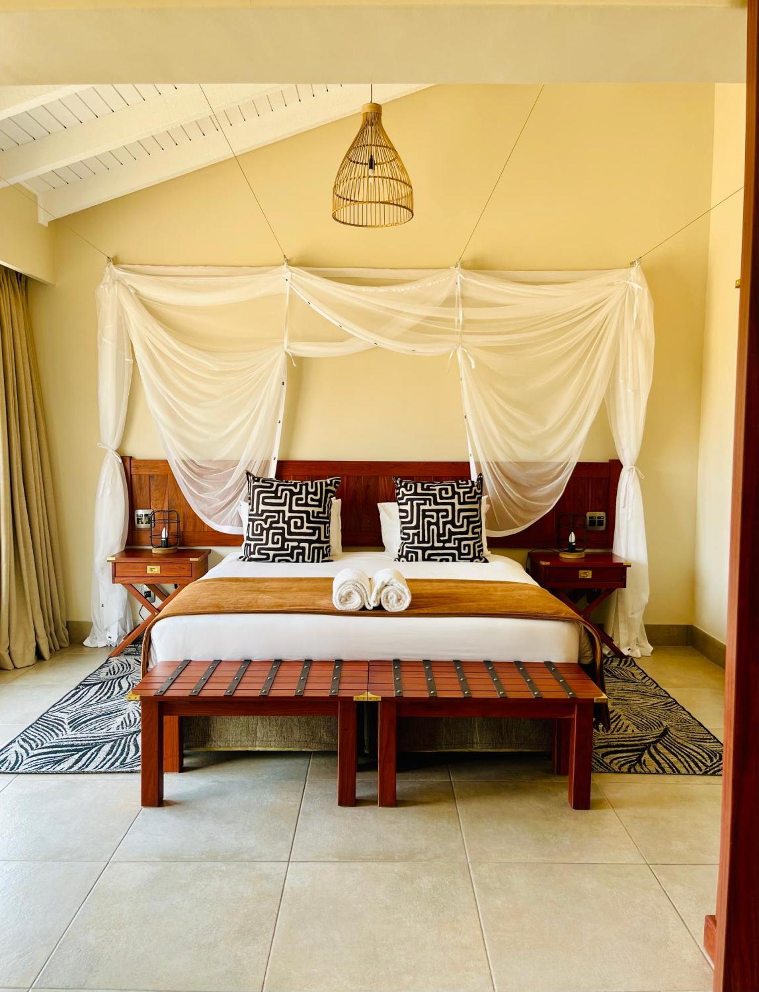 Hwange Safari Lodge Dete Extérieur photo